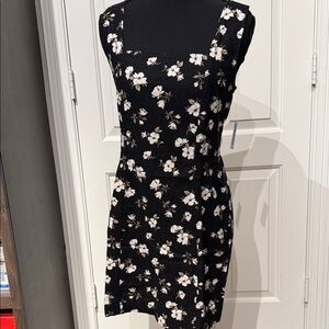 Old Navy Black and White Floral Mini Dress (HU)